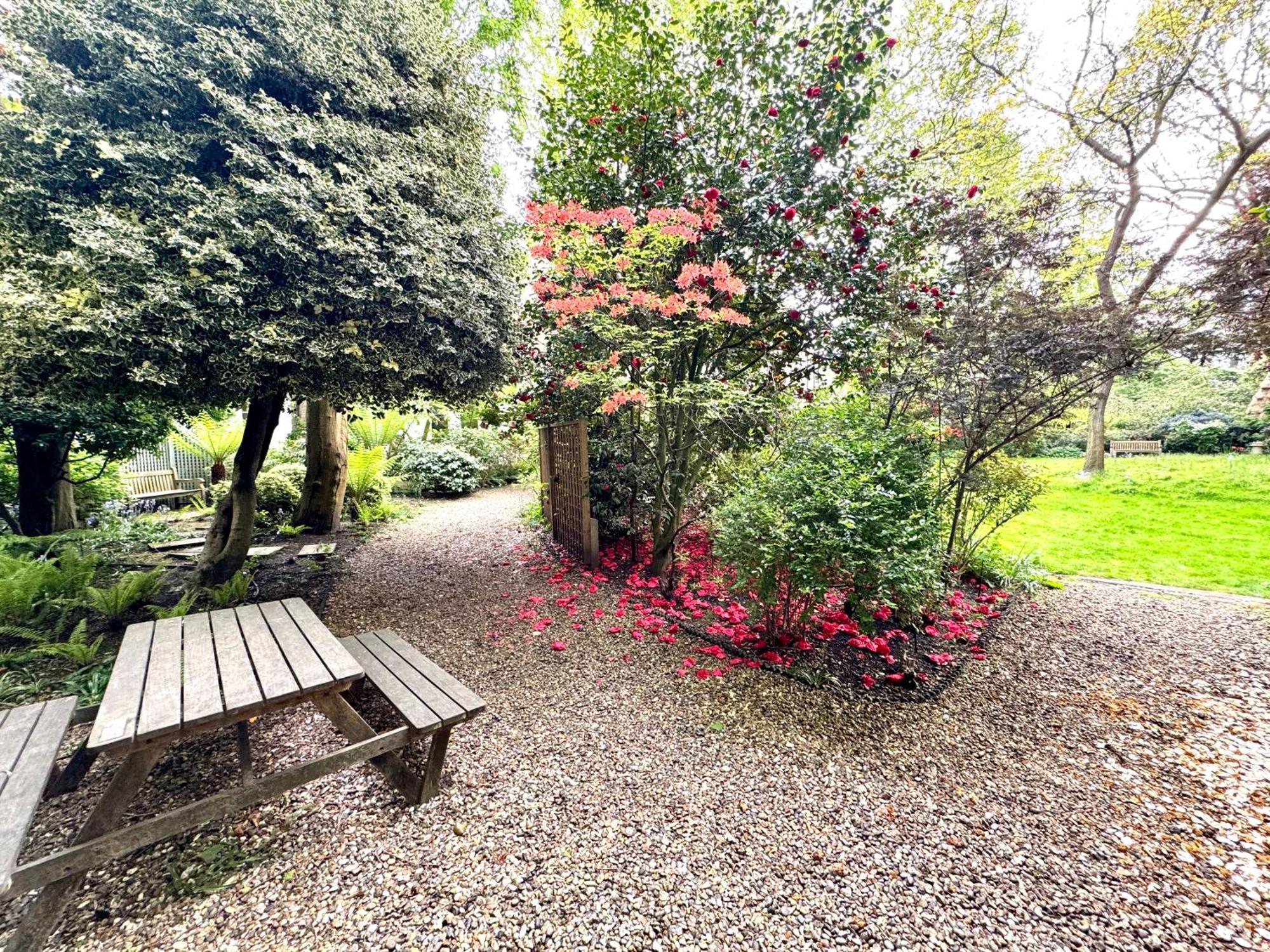 2 Bedroom Apartment In Central London South Kensington By Wild Londres Exterior foto