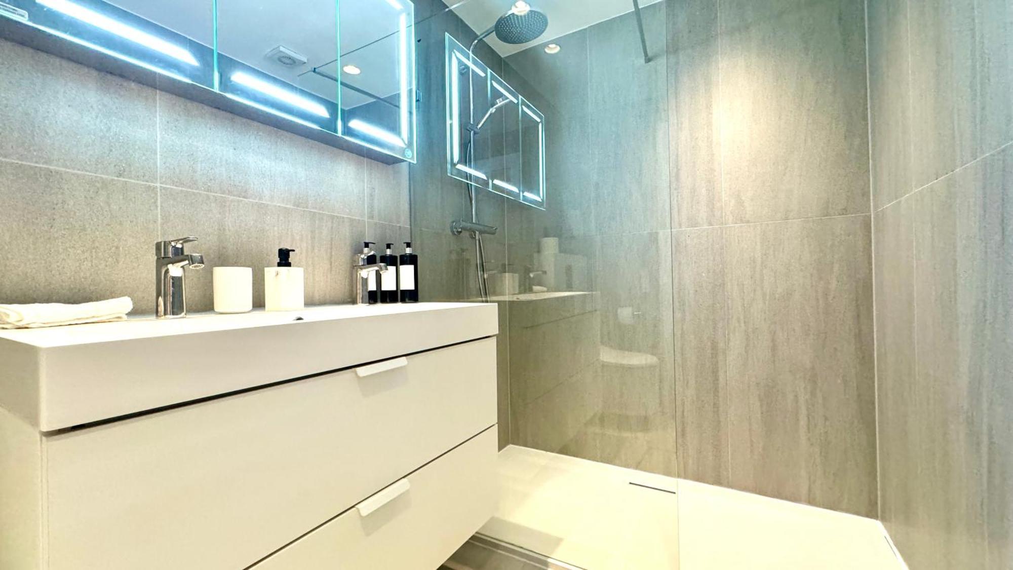 2 Bedroom Apartment In Central London South Kensington By Wild Londres Exterior foto